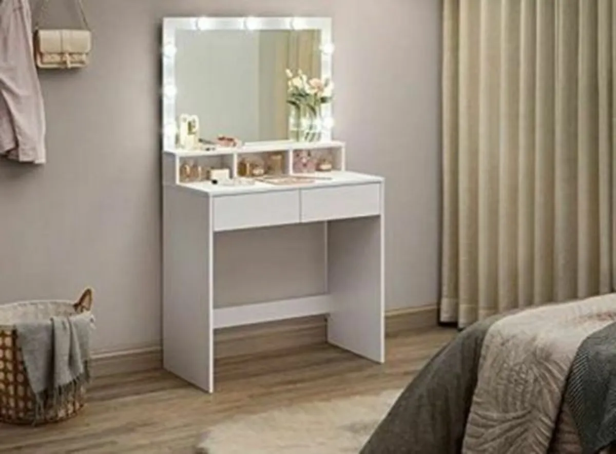 Dressing table LED - Image 1