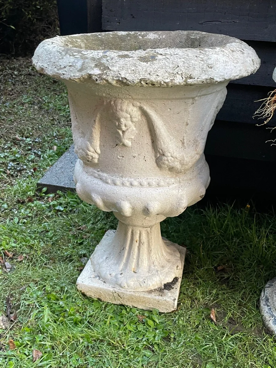 3 concrete pots for sale - Image 3