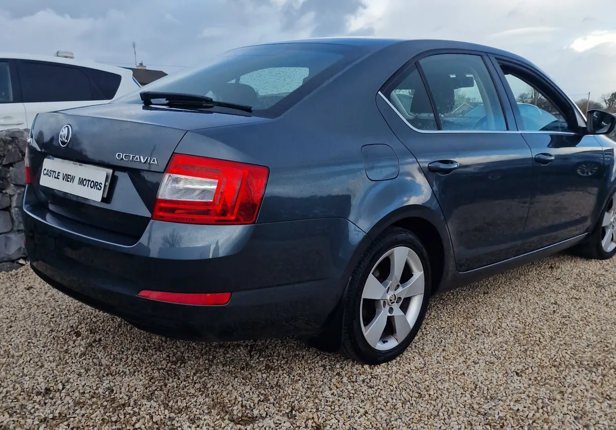 15 Skoda Octavia 1.6 Diesel Mint - Image 4