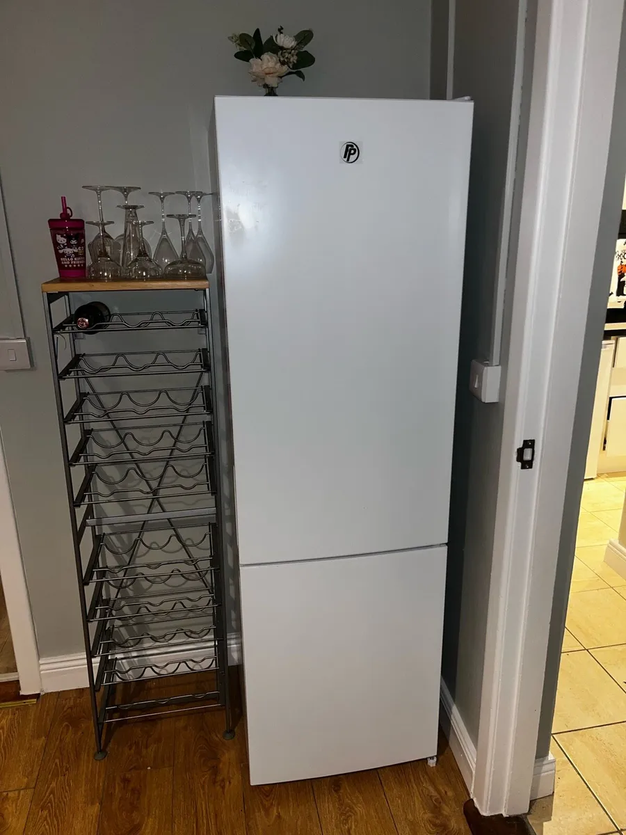Power point fridge freezer - Image 1