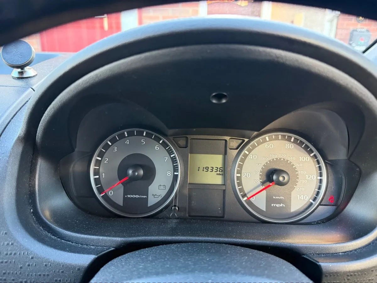 Mitsubishi Colt 2010 - Image 2