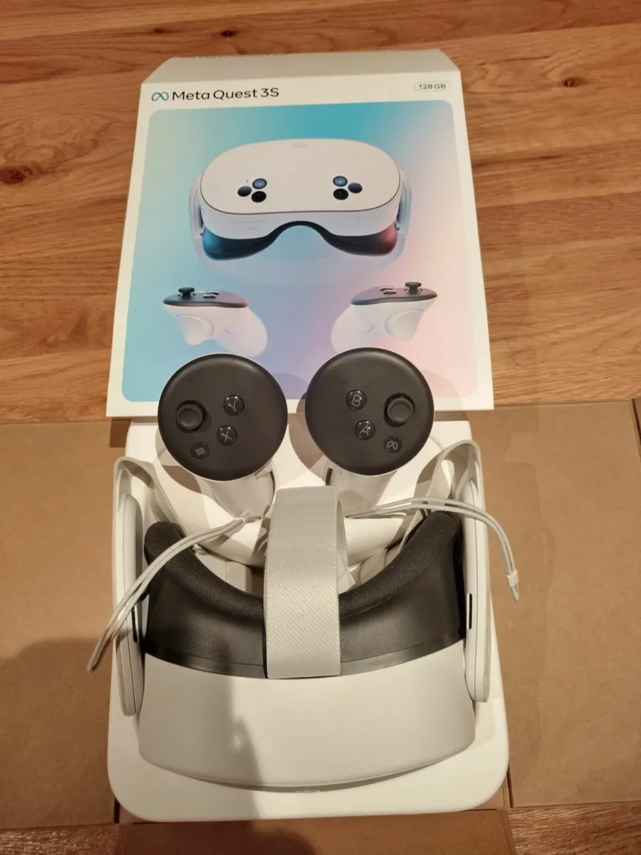 VR Meta Quest Headset 3S 128GB - Image 4