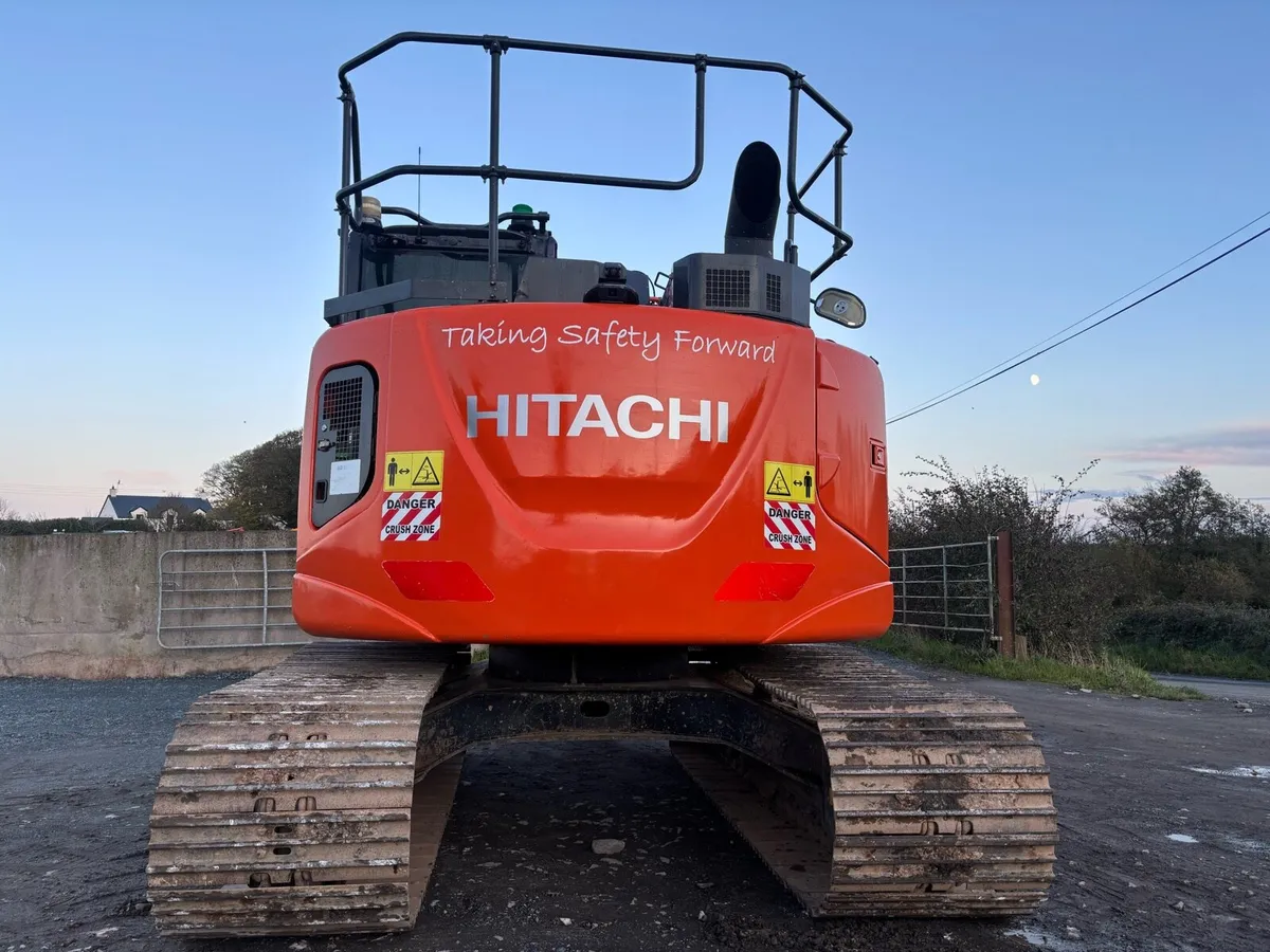 Hitachi ZX 135US-6 digger - Image 3