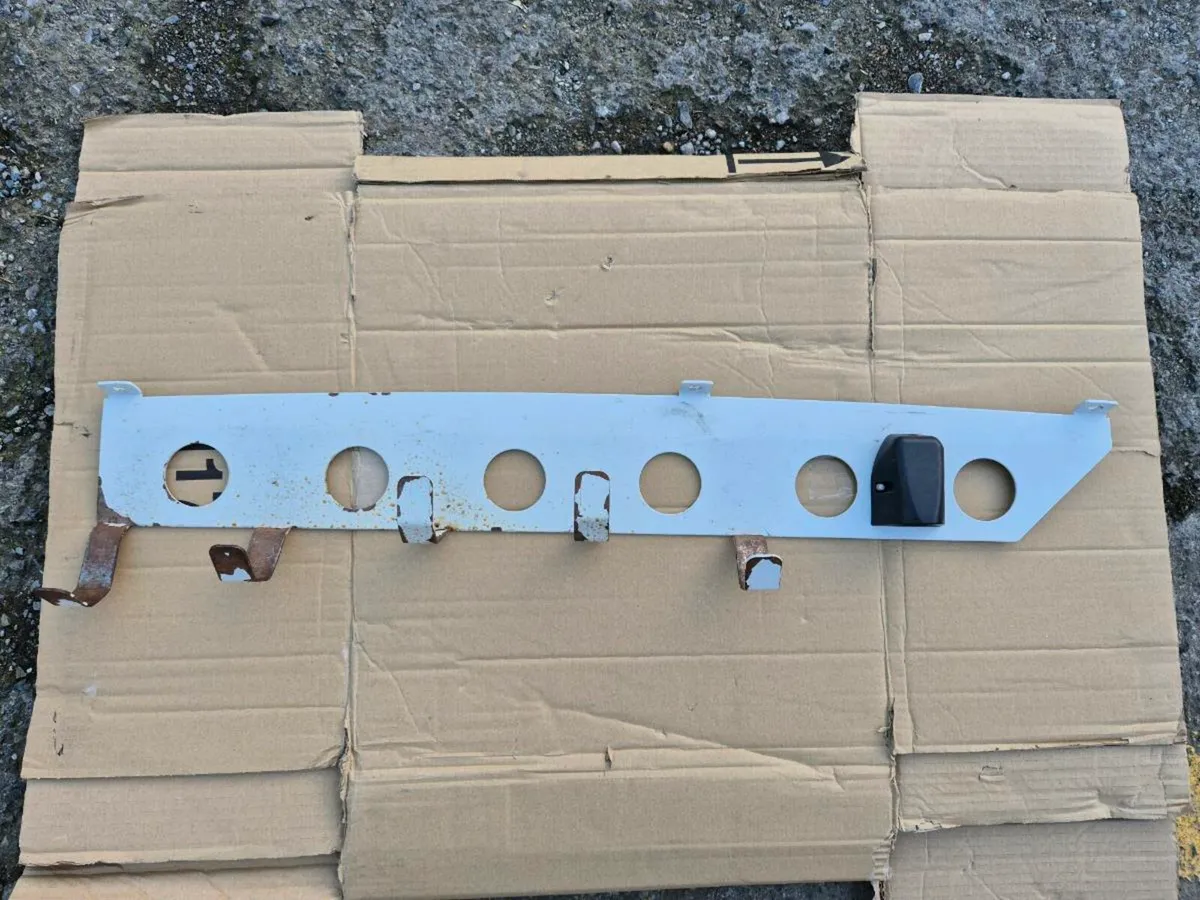 VW Caddy Bulkhead-Mounted Metal Rack with 12V Sock - Image 2