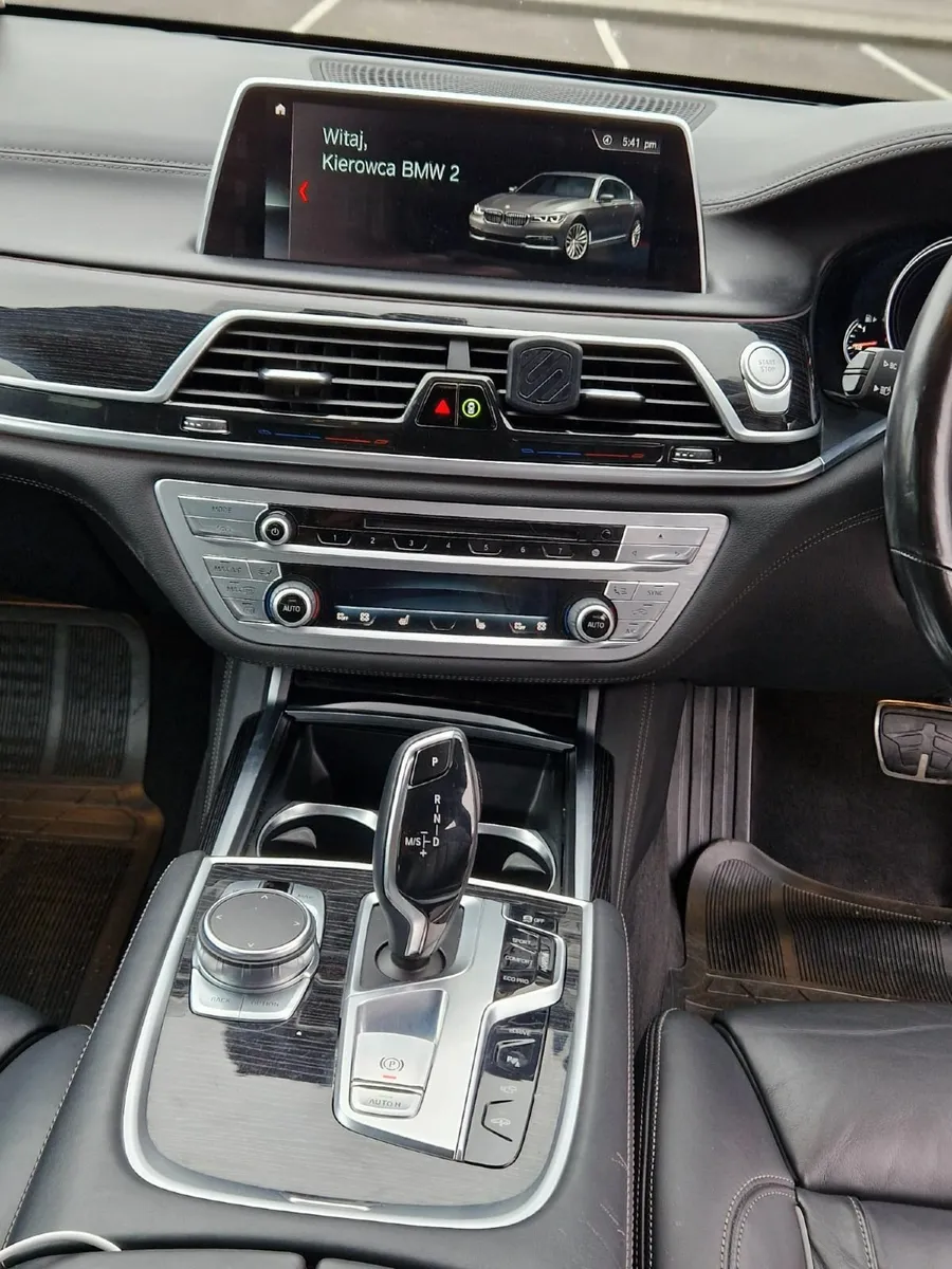 BMW 7-Series 2018 - Image 4