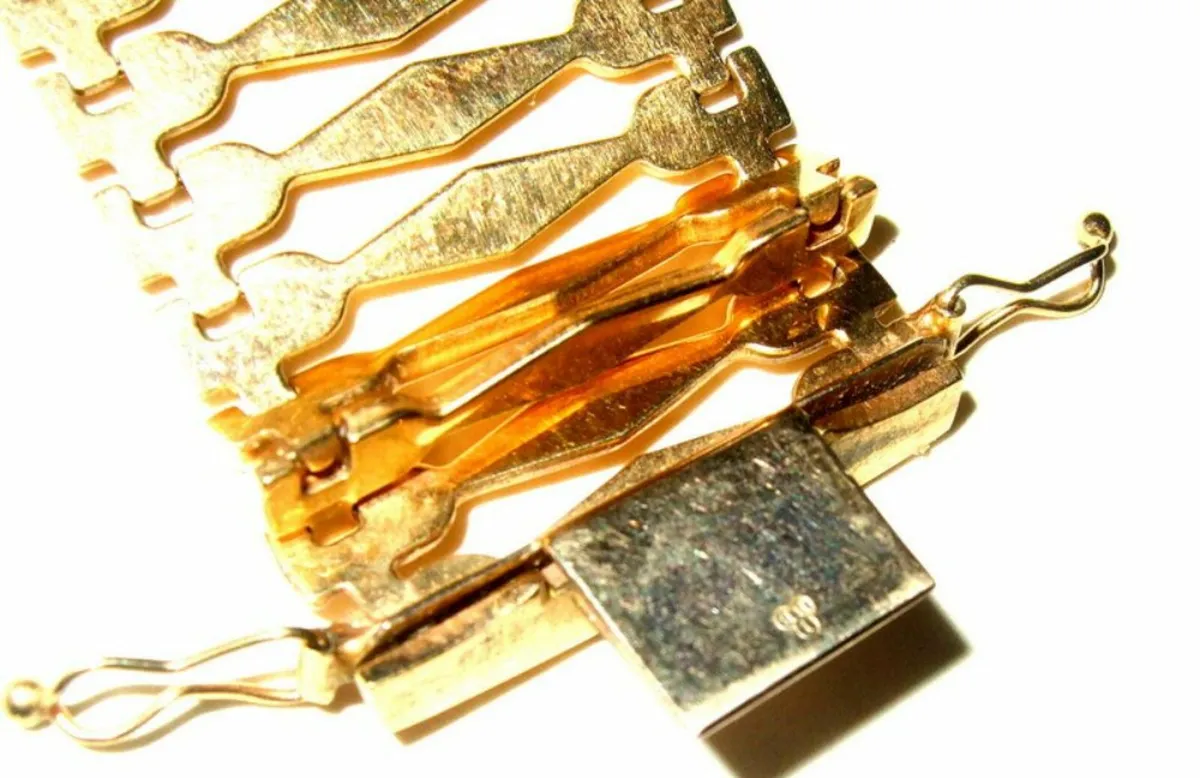 Vintage Hallmarked 9ct Gold Cuff Bracelet - Image 2