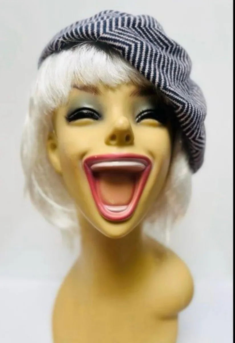 United colours of Benetton beret - Image 1