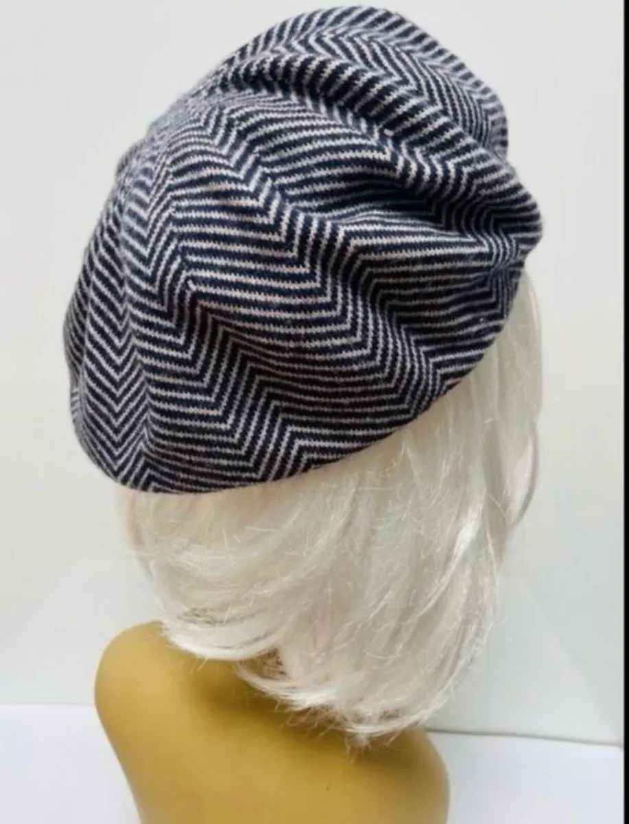 United colours of Benetton beret - Image 4