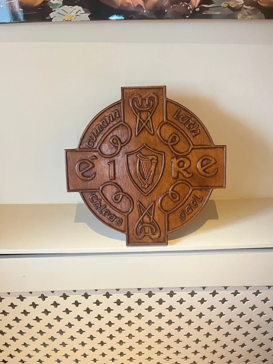 Mahogany GAA shield - Image 3