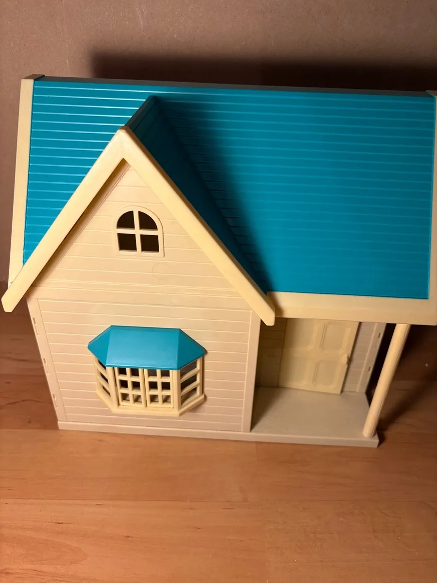 Vintage Sylvanian Applewood Cottage - Image 1
