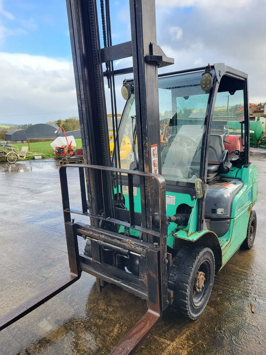 Mitsubishi 2.5 ton forklift - Image 2