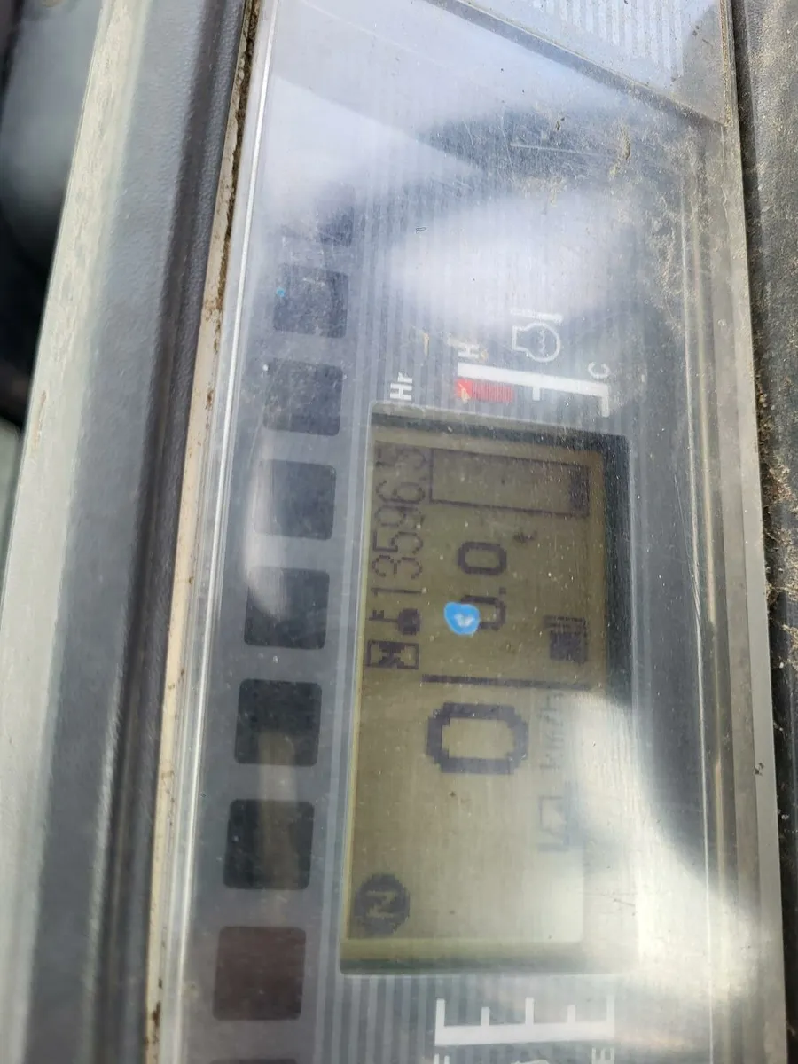 Mitsubishi 2.5 ton forklift - Image 4