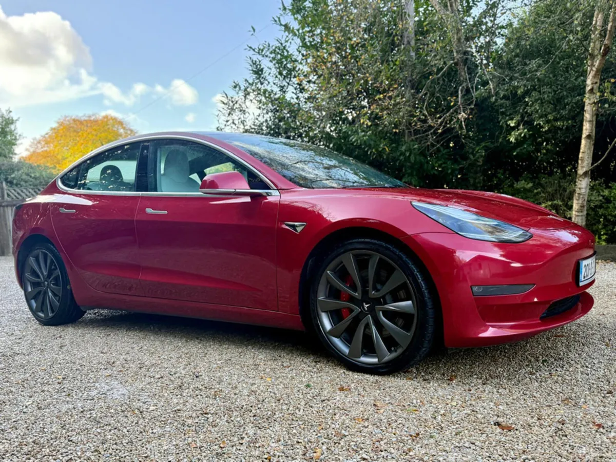 Tesla Model 3 PERFORMANCE DUAL MOTOR - Image 2