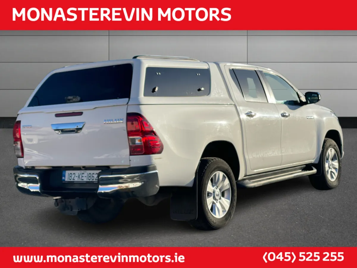 Toyota Hilux DOUBLE CAB SR5 4DR DREW - Image 4