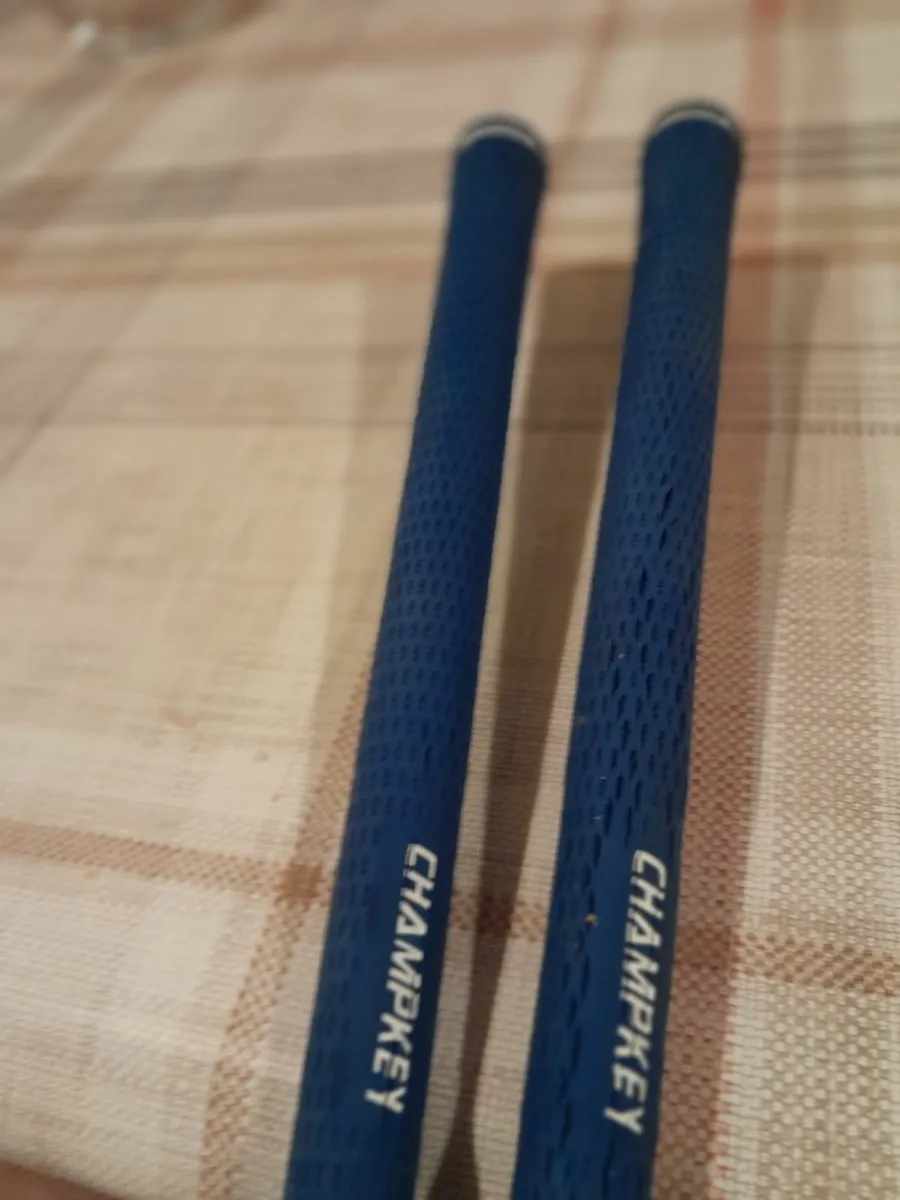 Set 2 Taylormade irons 7 anf 9 - Image 2