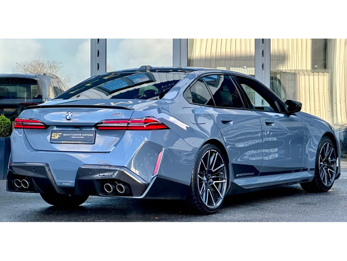 BMW M5 PHEV AUTO - Image 2