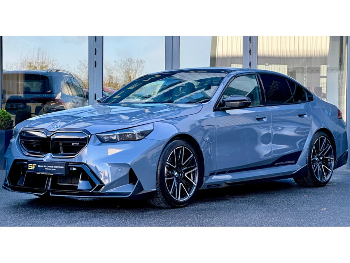 BMW M5 PHEV AUTO - Image 3