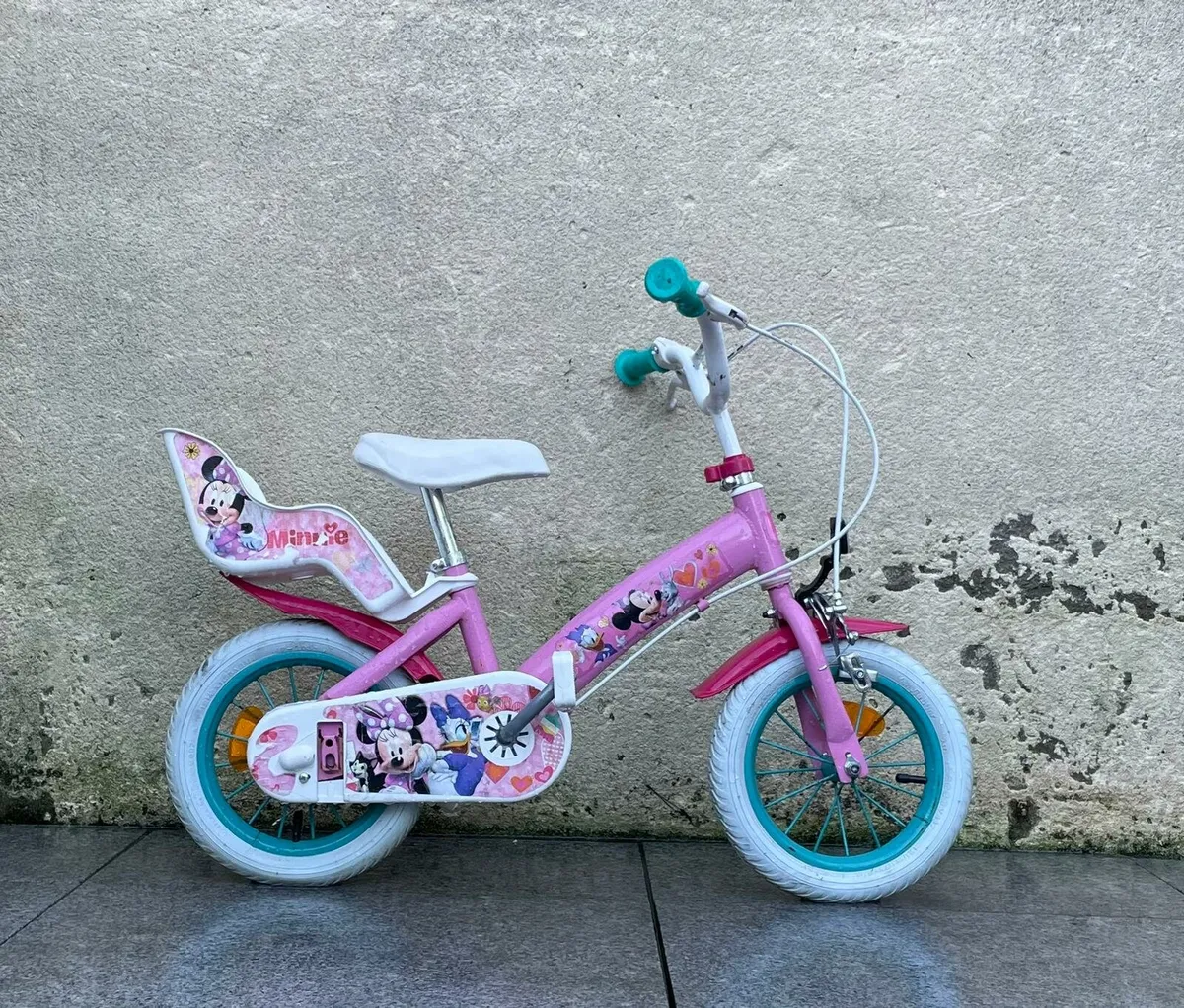 Girls bike 12" wheels - Image 1