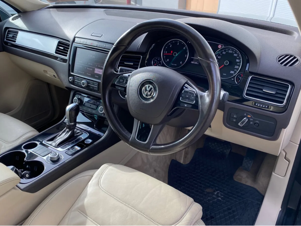 Volkswagen Touareg N1 3.0 TDI 262BHP V6 5DR AUTO - Image 2