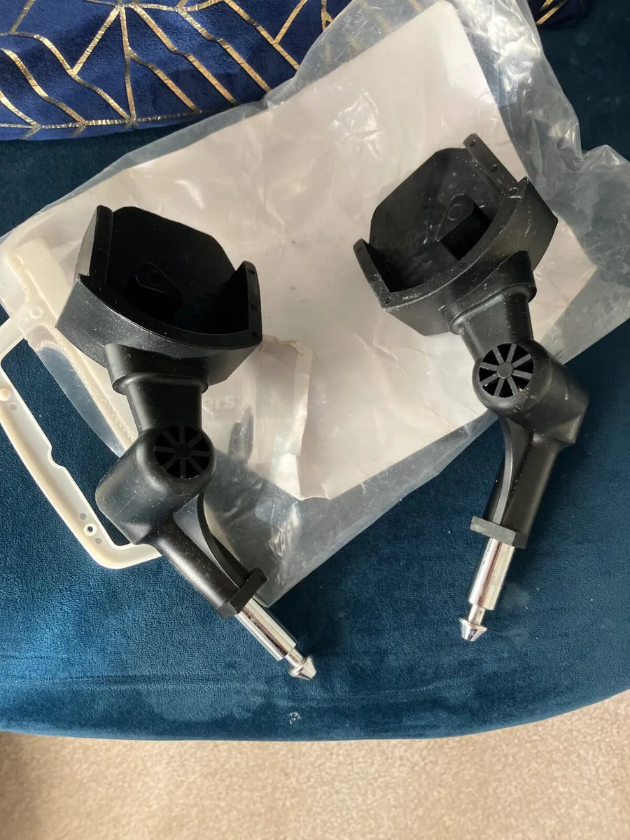 Baby car seat buggy converter out and about - Image 2