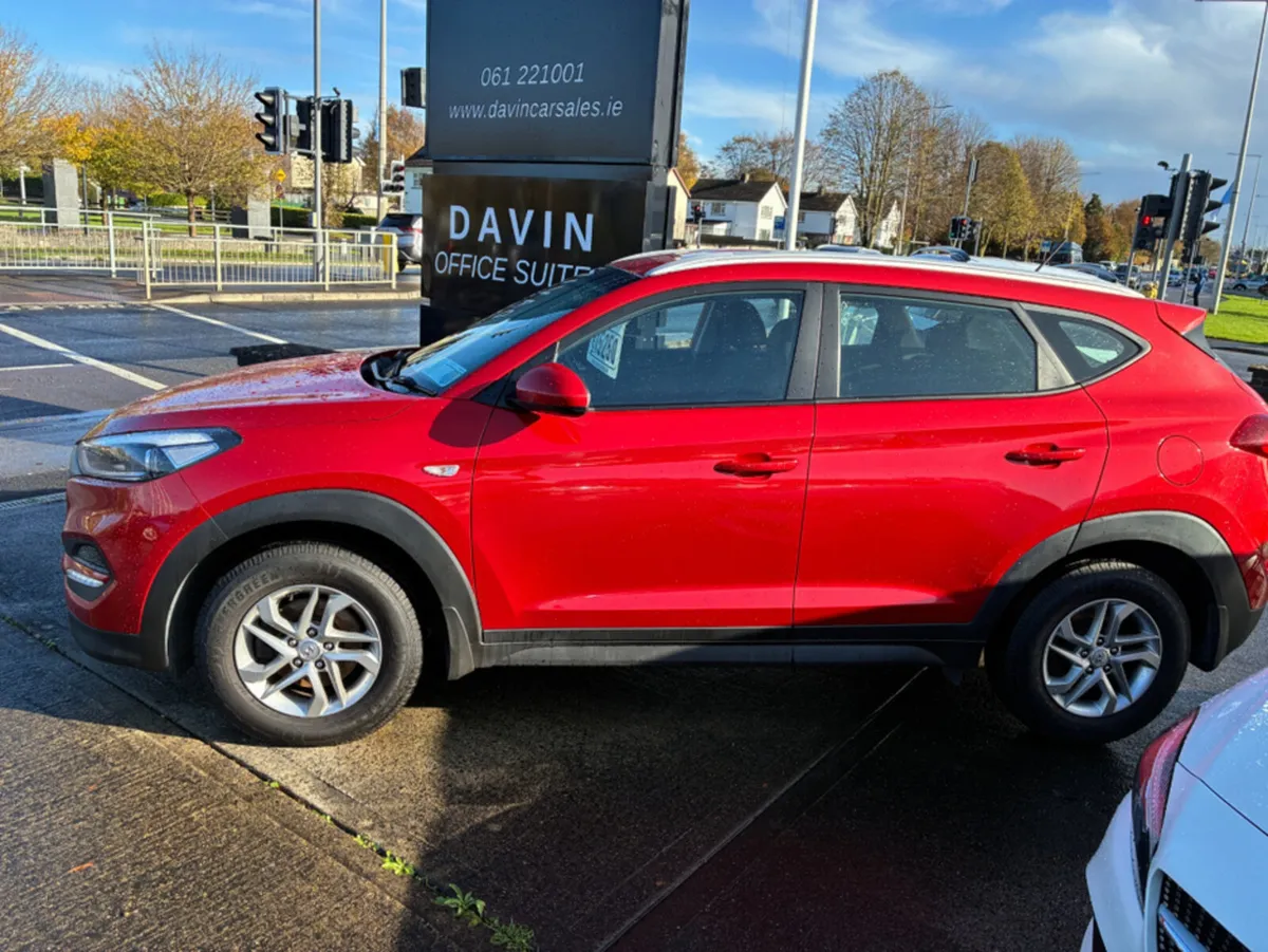 Hyundai Tucson COMFORT 5DR - Image 3