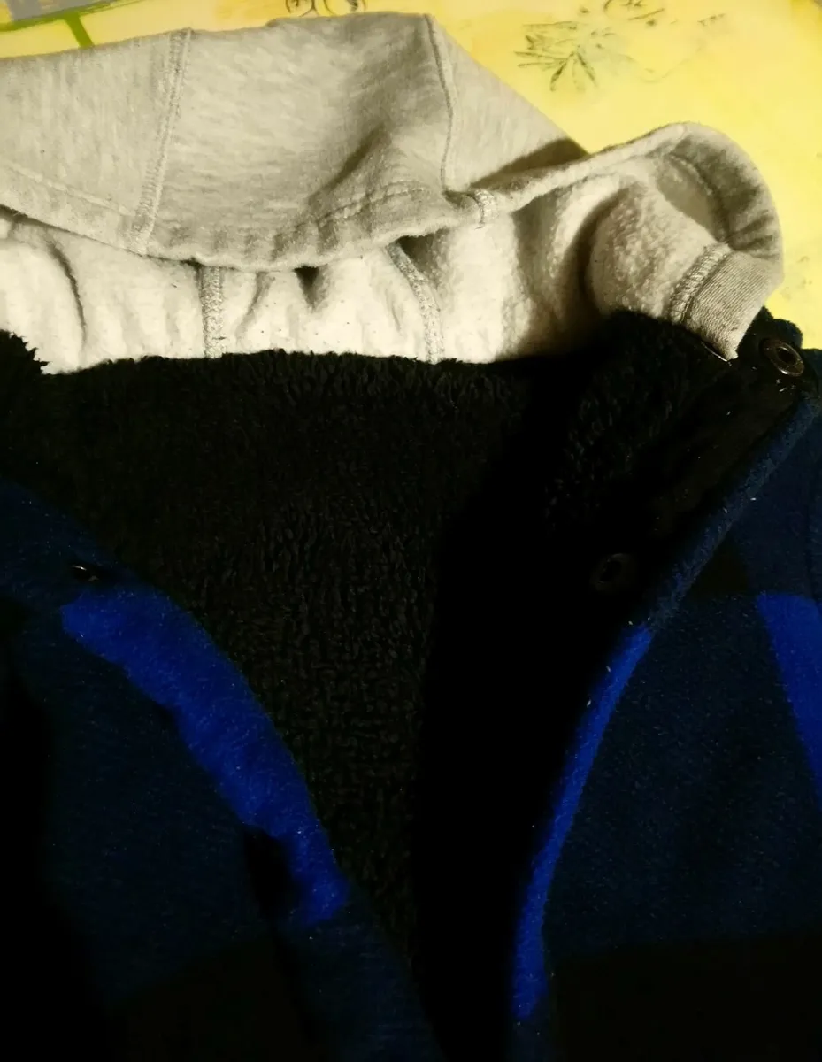 Kids very warm fluffy jumper soft jacket 8-9 years - Image 3