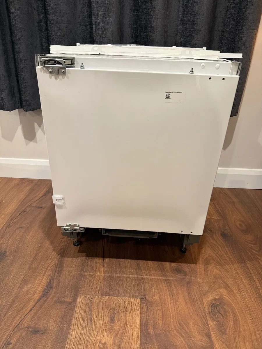 Electrolux Integrated Fridge - Image 4