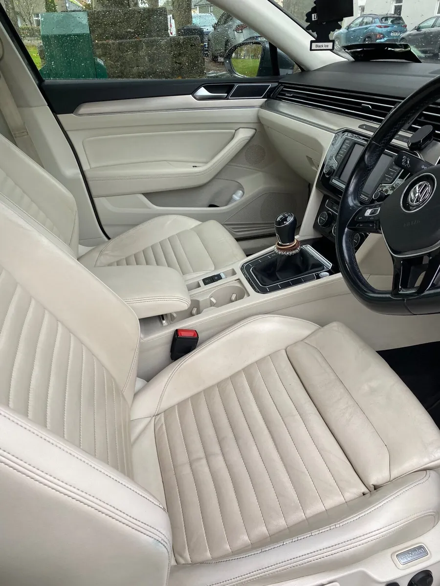Volkswagen Passat 2015 - Image 4