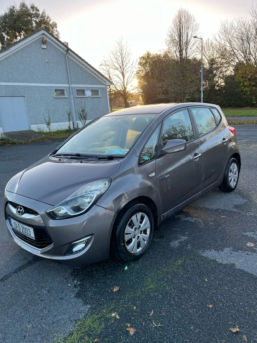 Hyundai i20 hatchback 1400cc 2013 - Image 1