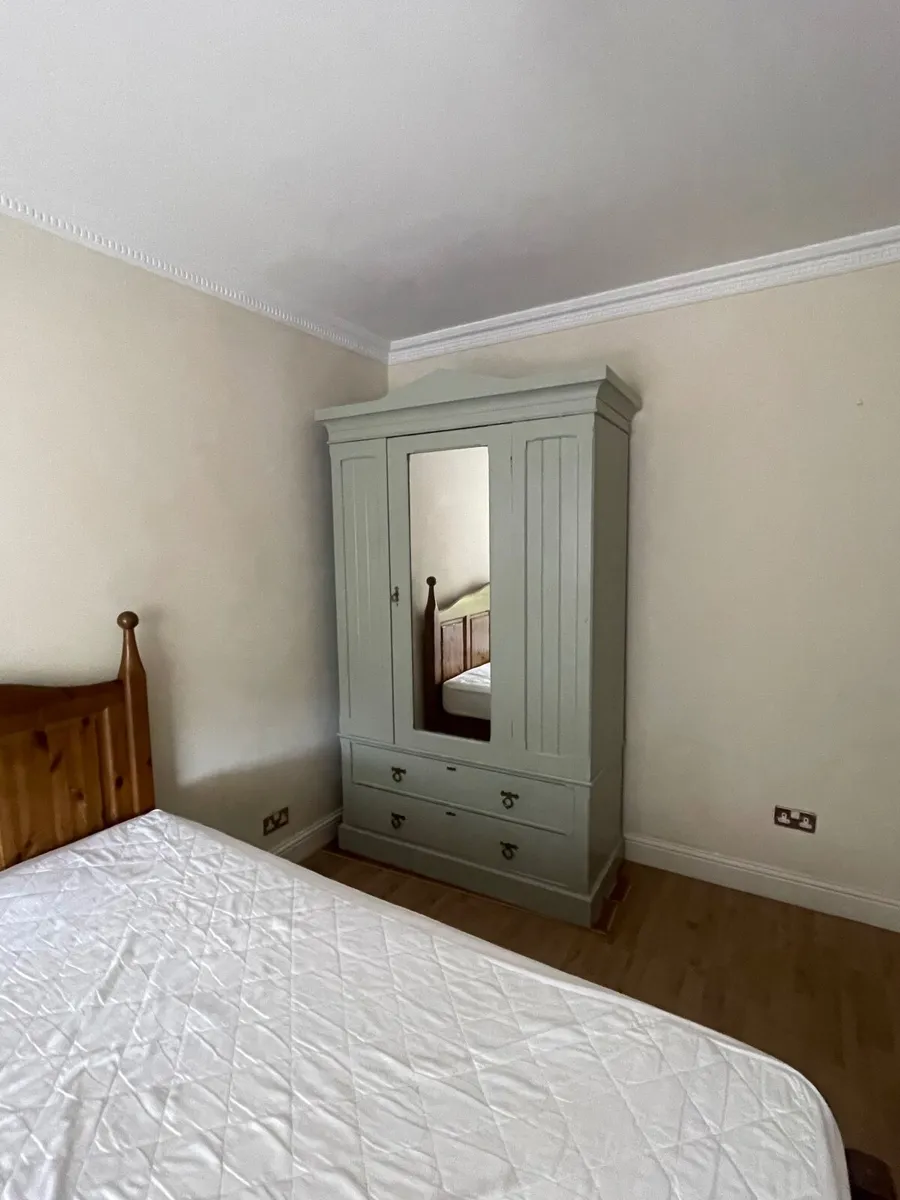 Antique wardrobe - Image 3