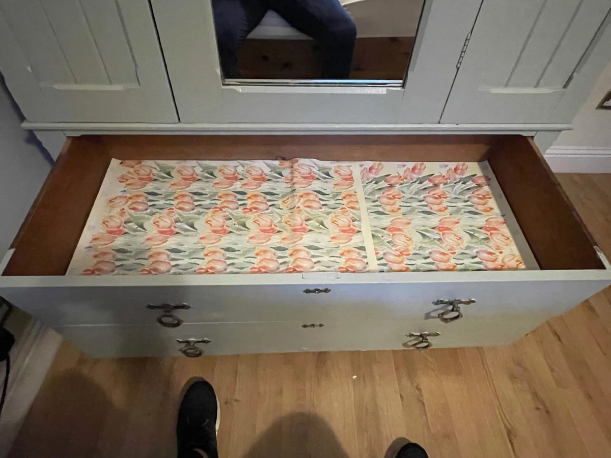 Antique wardrobe - Image 4