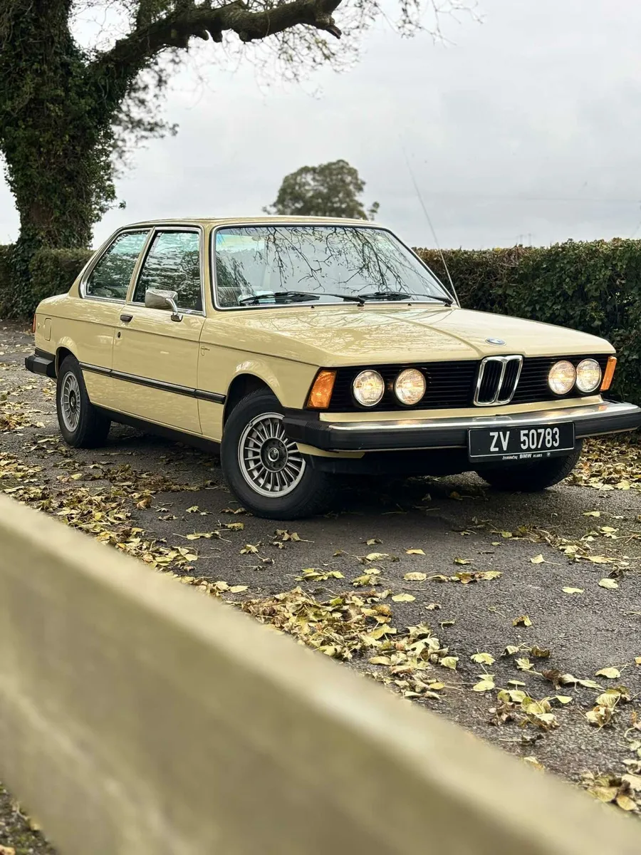 BMW 320i E21 - Image 1