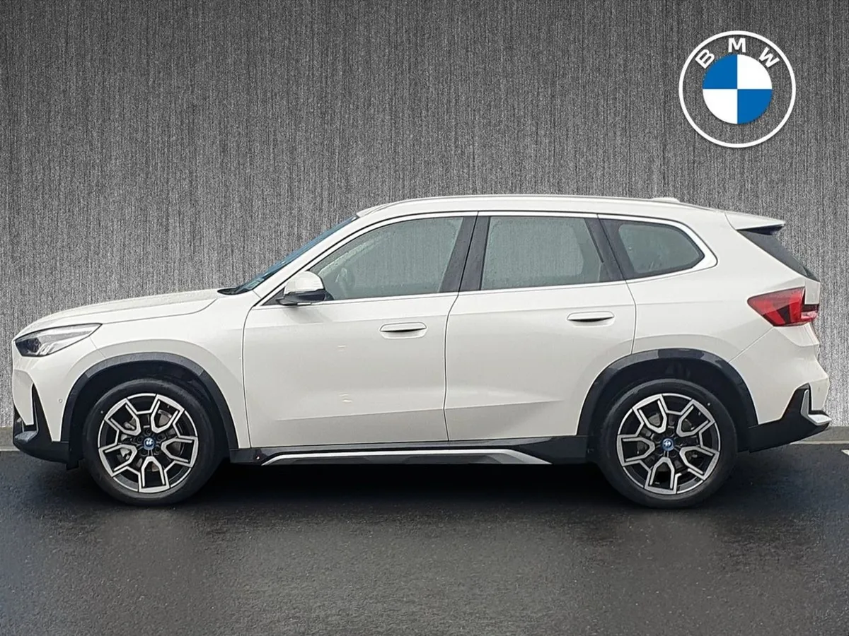 BMW iX1 Edrive20 Xline - Image 4