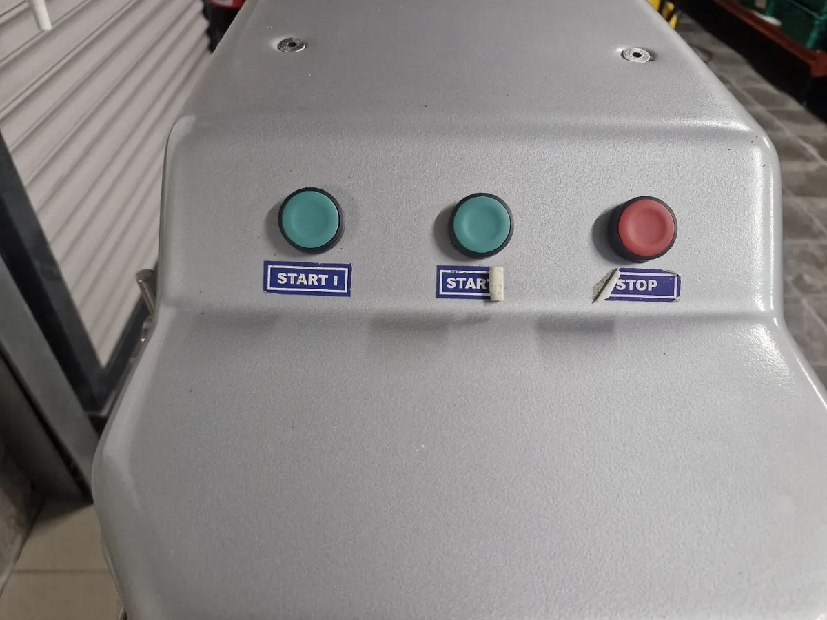 30L Dough Mixer - Image 4