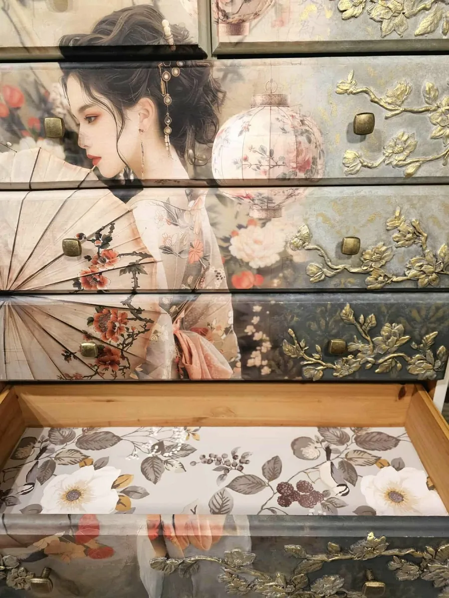 Chest of drawers - Image 2