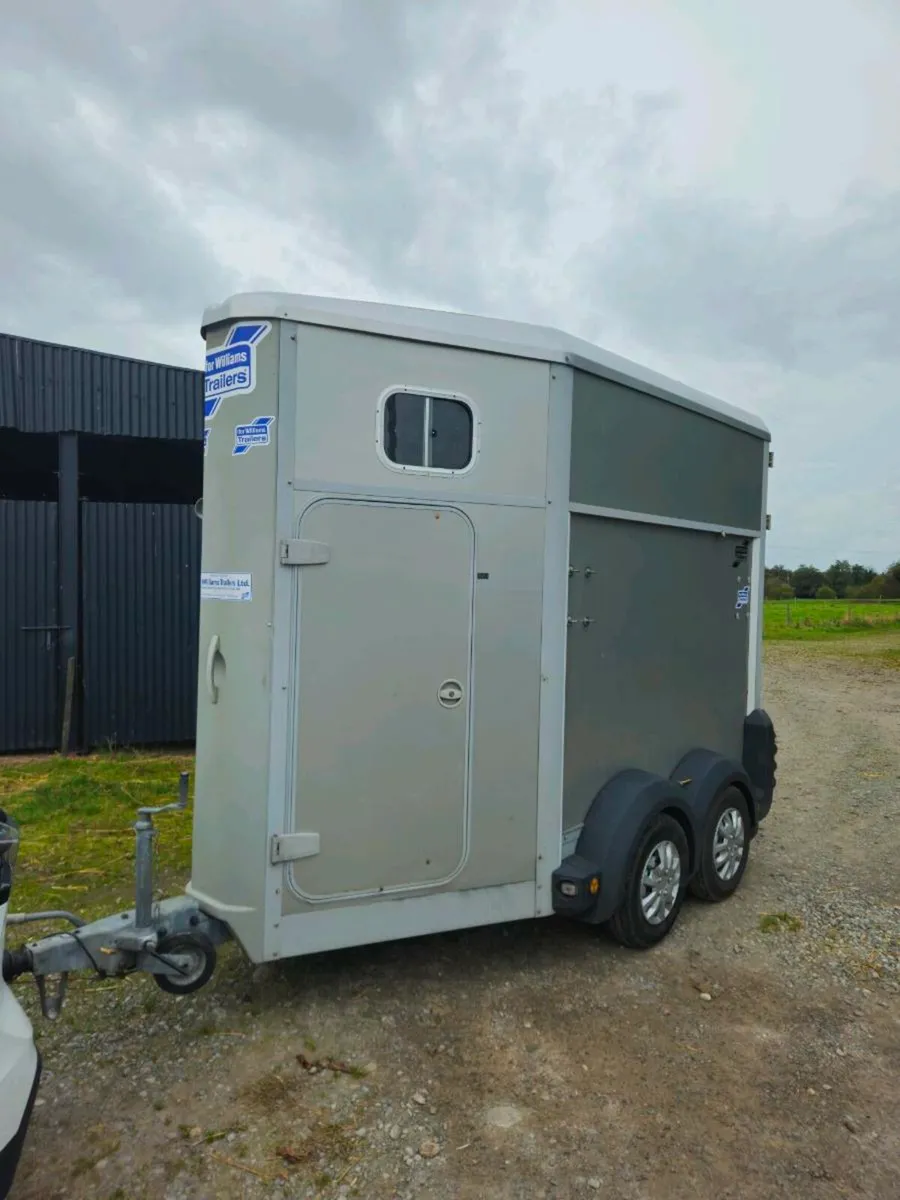 HB403 Ivor Williams - Image 1