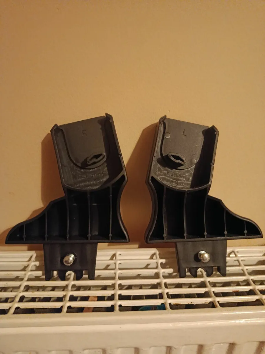 Maxi Cosi adapter - Image 2