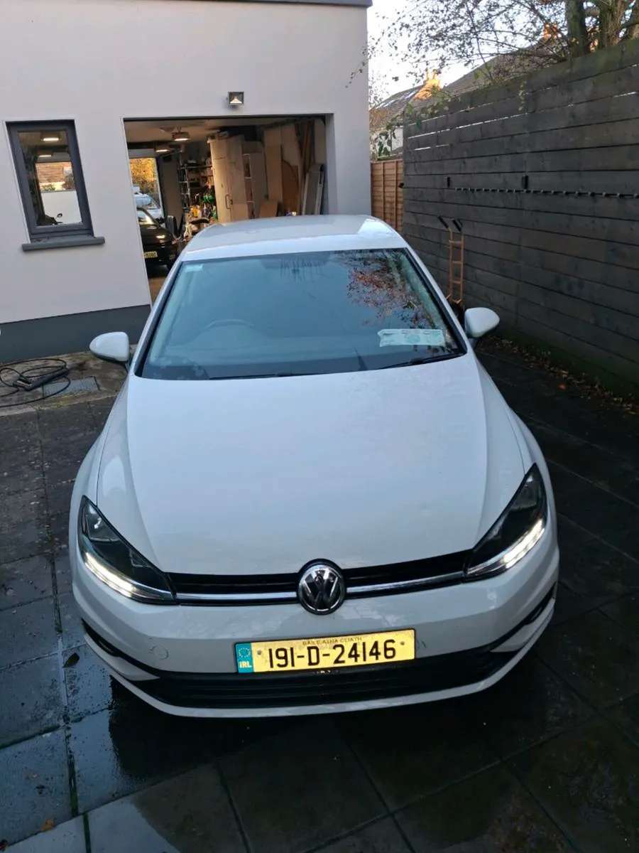 2019 Volkswagen Golf - Image 1