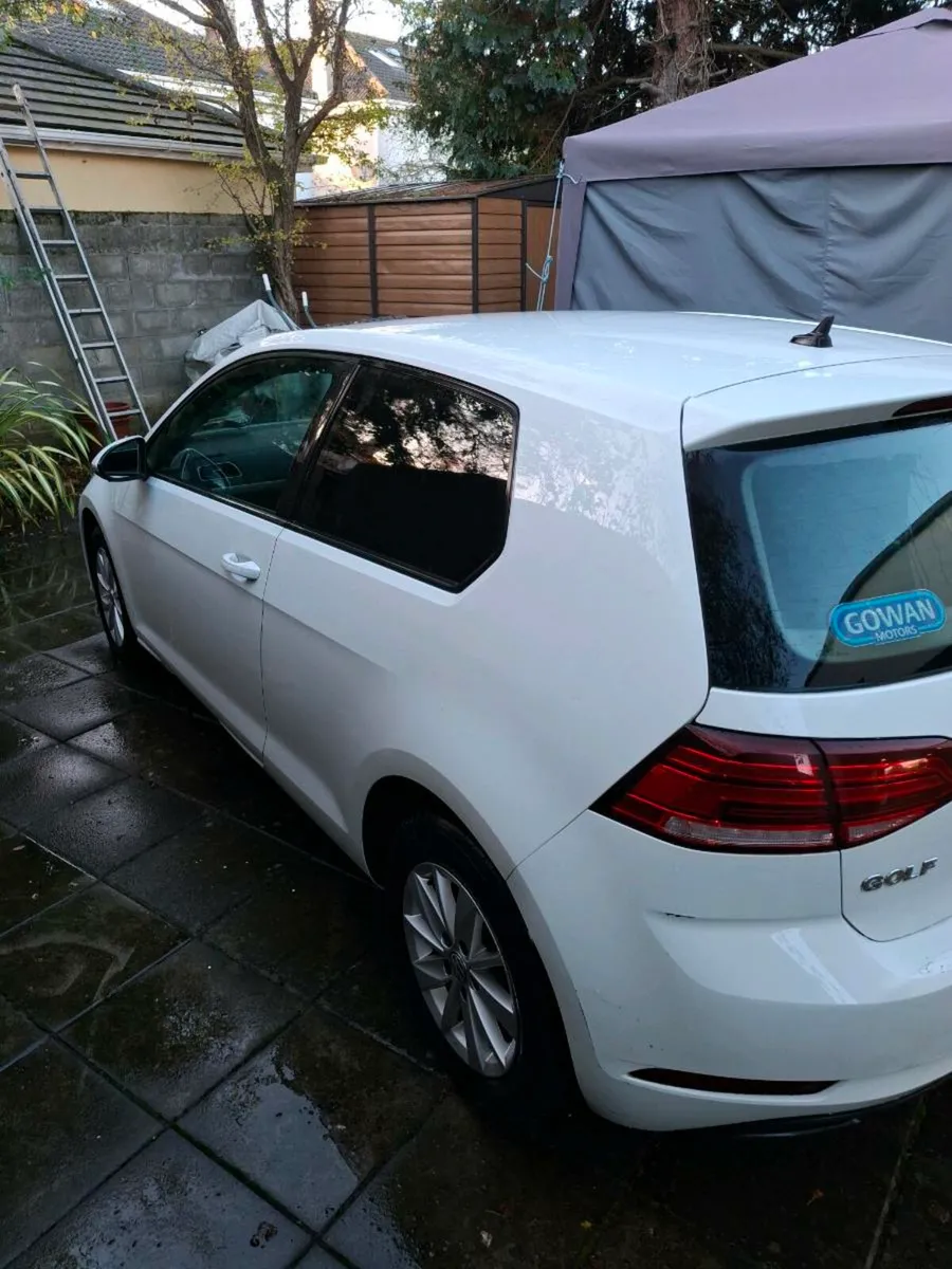 2019 Volkswagen Golf - Image 2