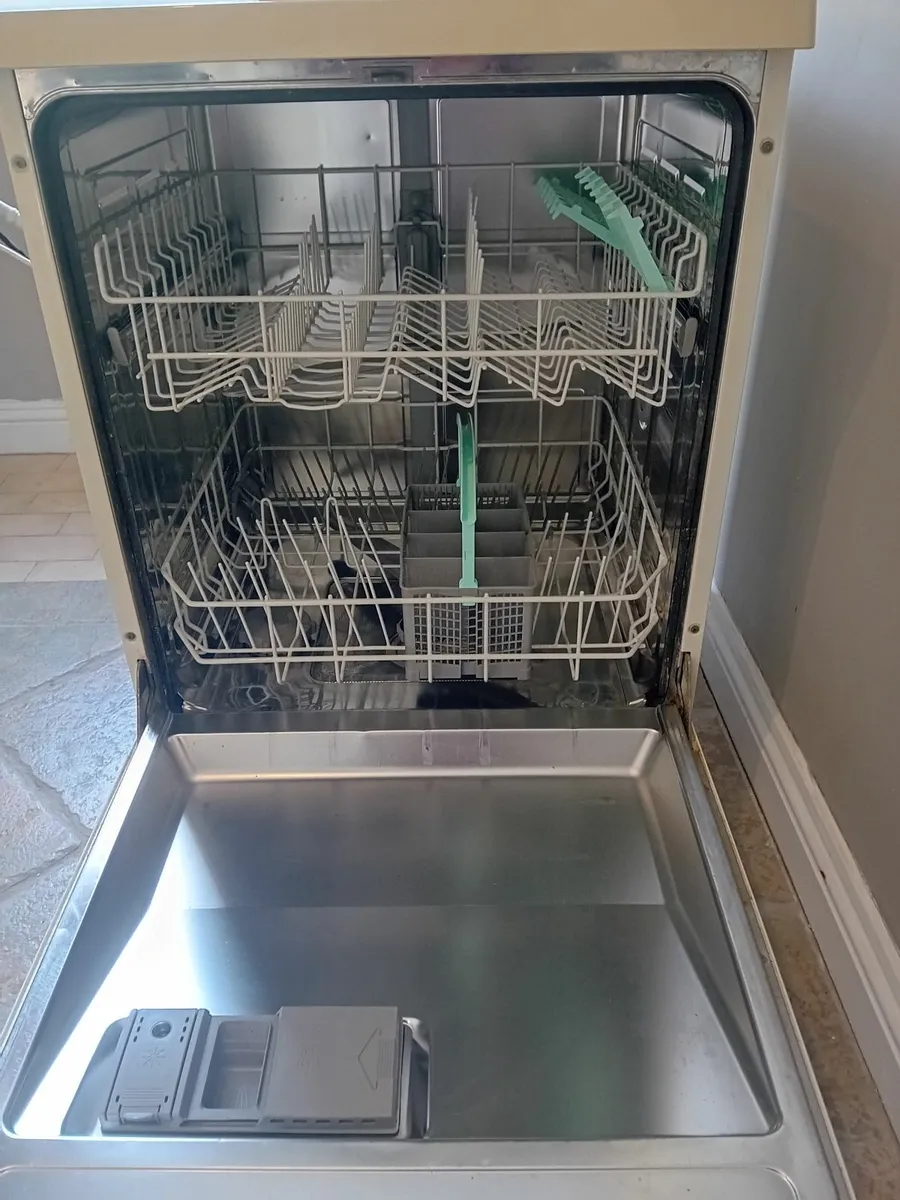 Dishwasher - Image 1
