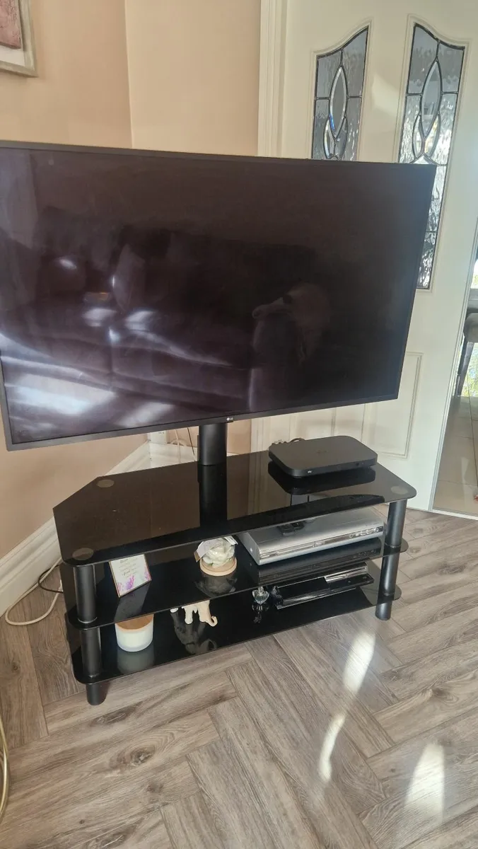 Tv stand - Image 1