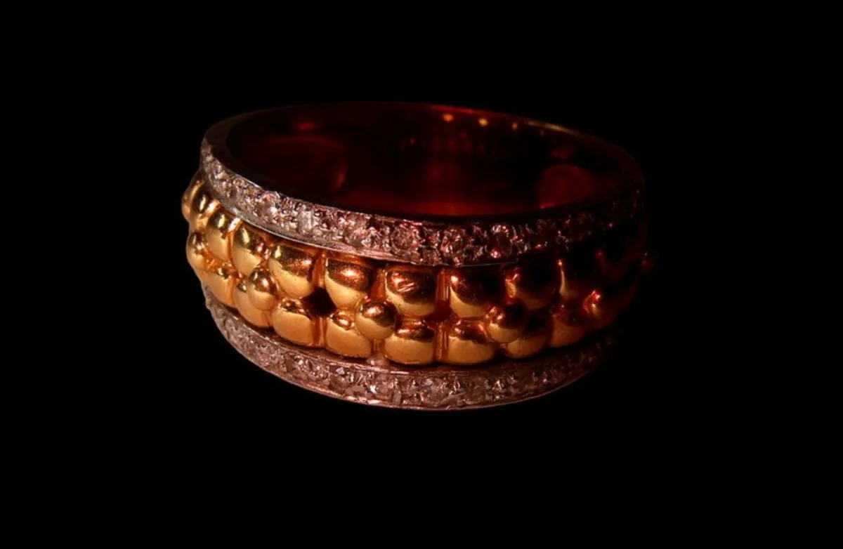 Vintage 18ct Gold/Diamond Hallmarked Unisex Ring - Image 4