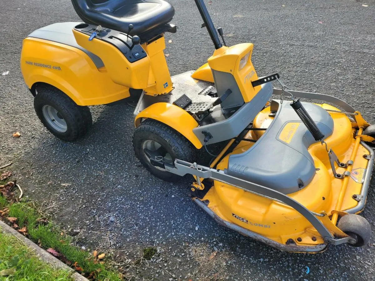 Stiga 4wd lawnmower - Image 2