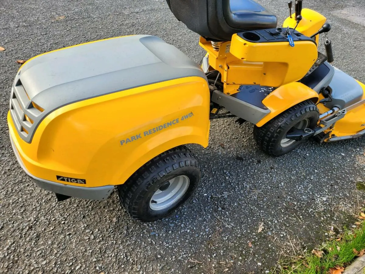 Stiga 4wd lawnmower - Image 3