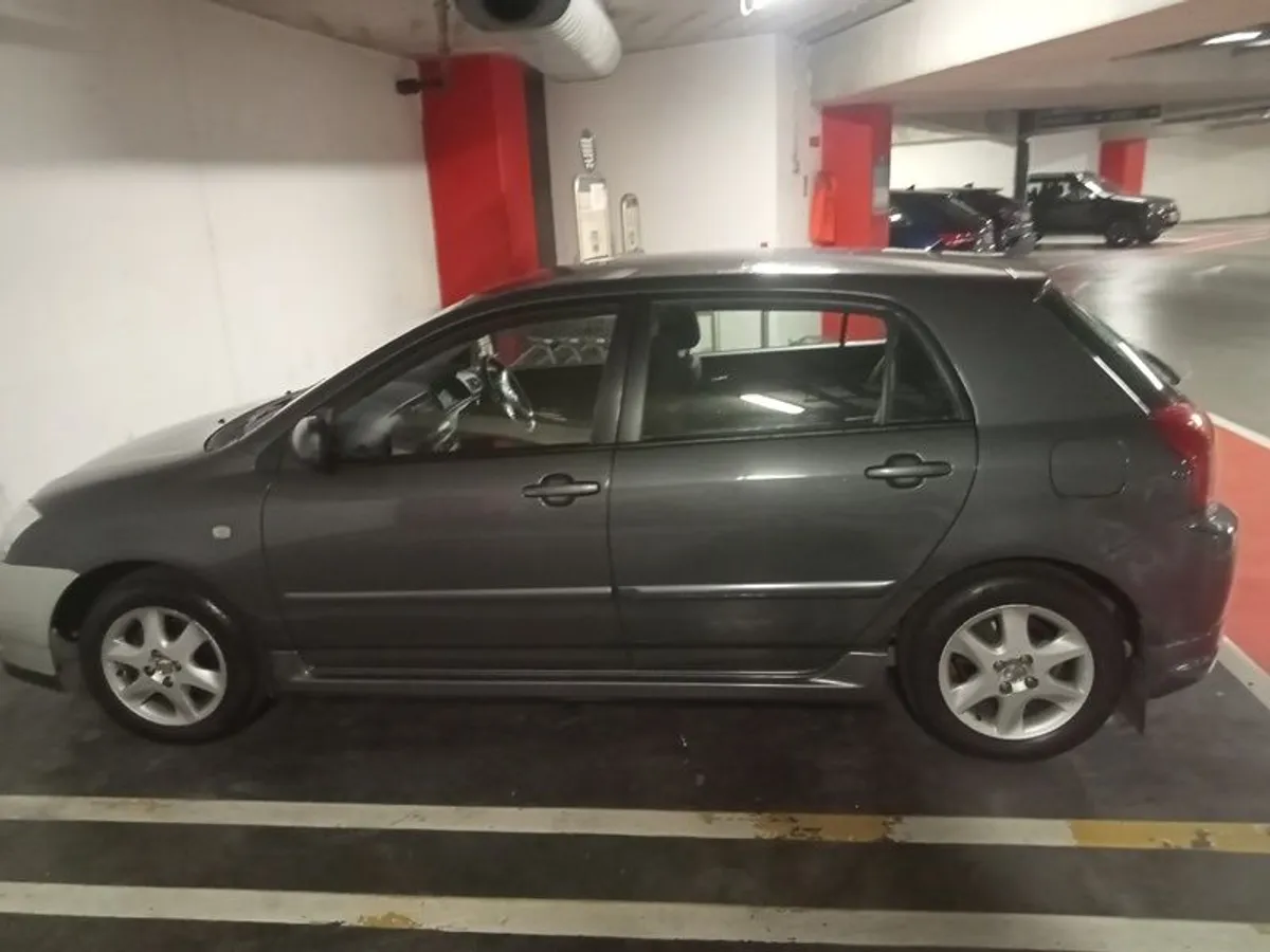 Toyota Corolla - Image 2