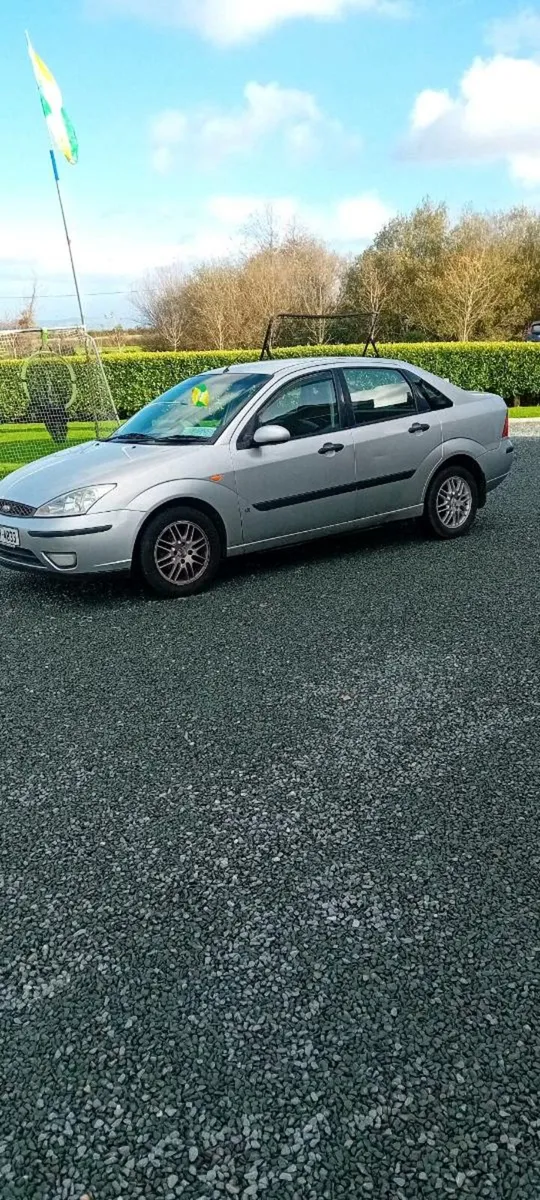 2005 Ford Focus - Image 2