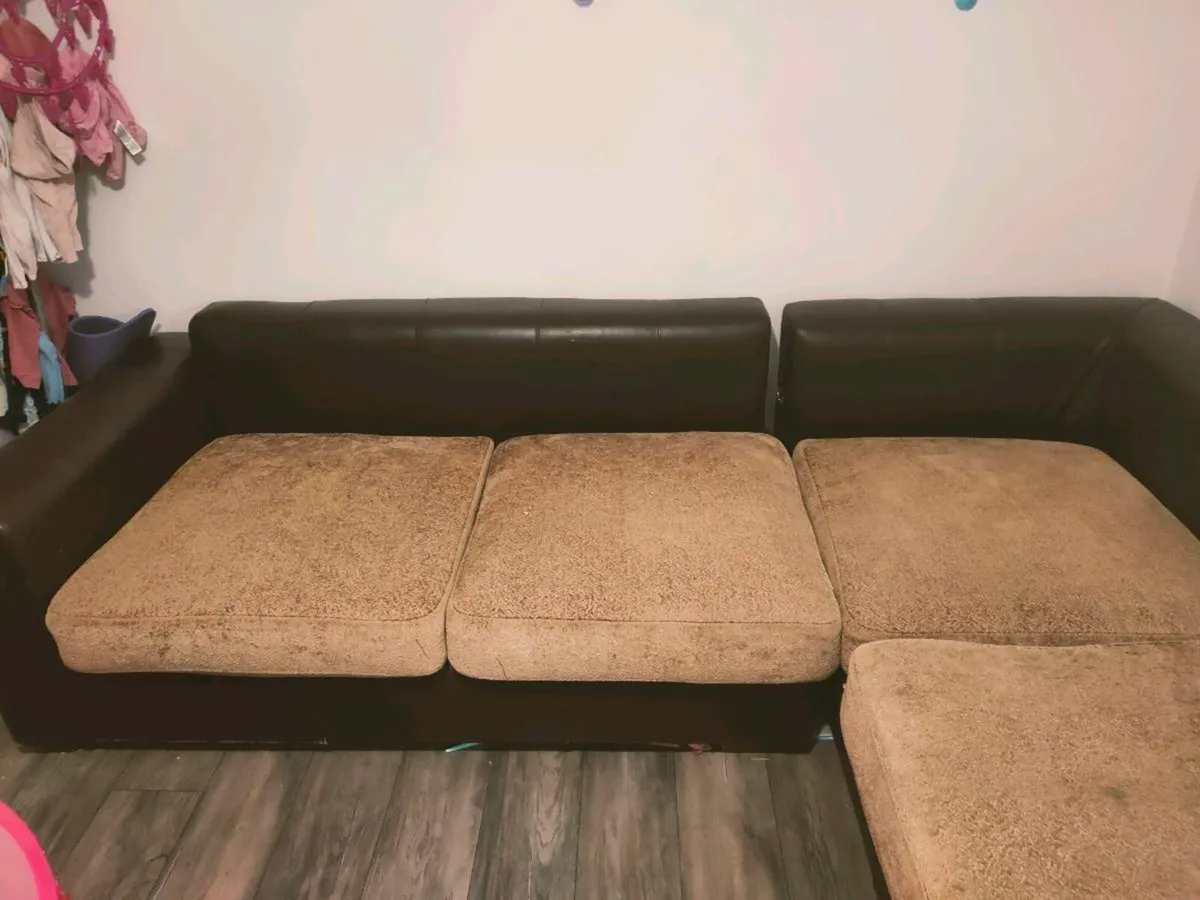 Corner couch - Image 2
