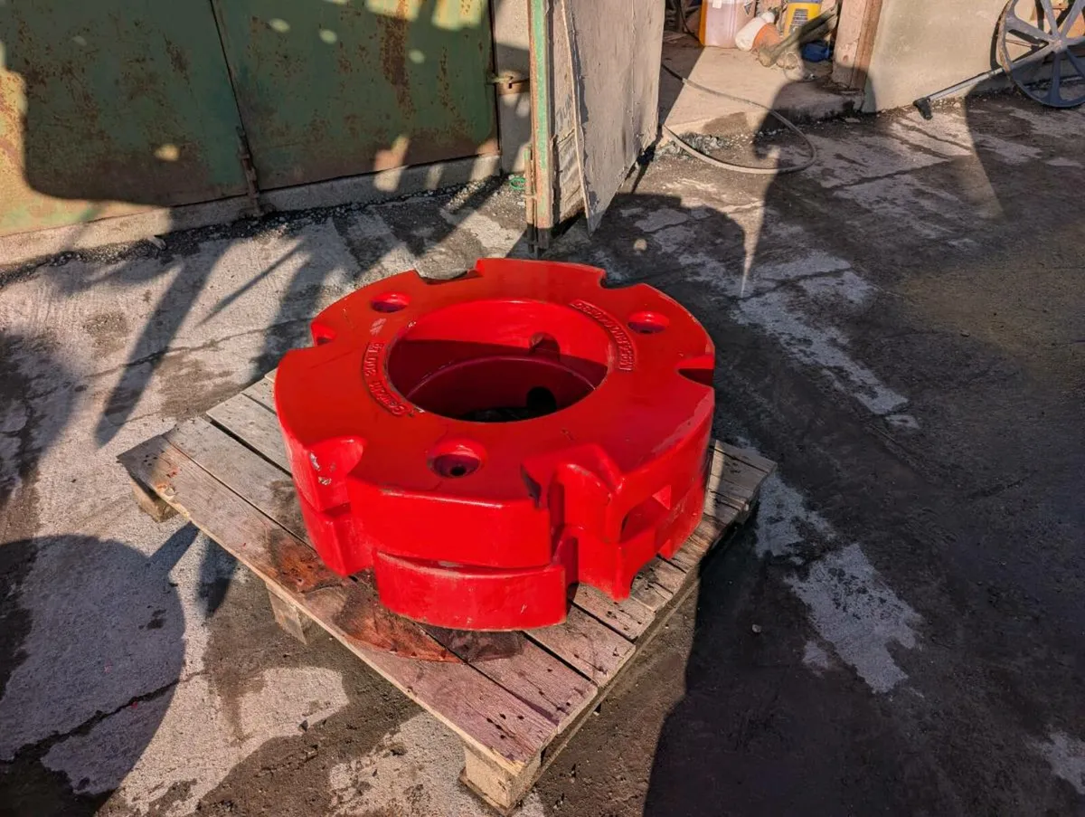 Fendt rear weights - Image 1