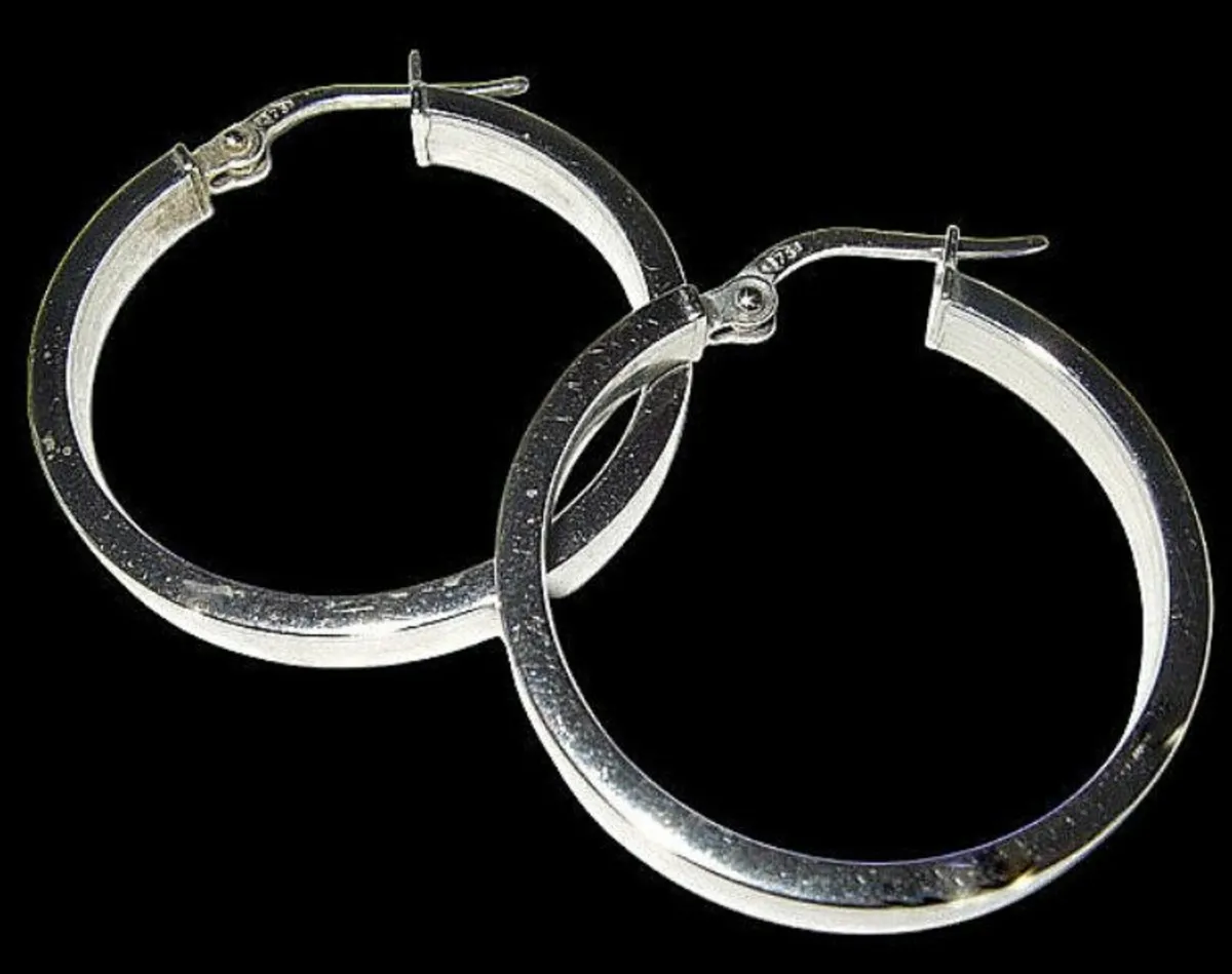 Vintage 9ct White Gold Hallmarked Hoop Earrings - Image 1