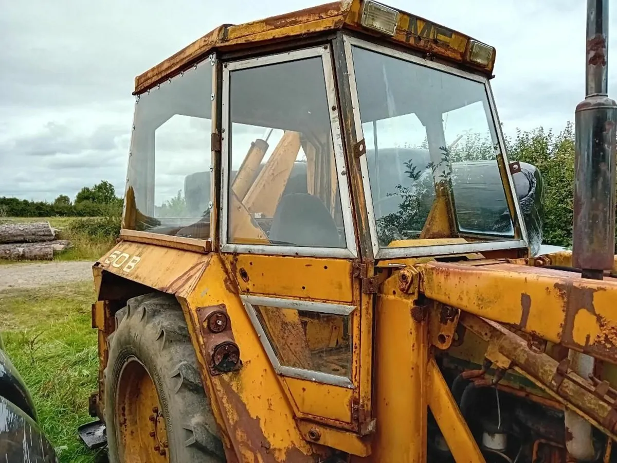 Massey Fergusson 50b Digger. - Image 1